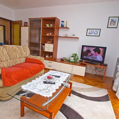 Apartamento Nives 748 *