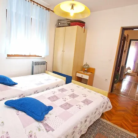 Nives 748 Apartamento *