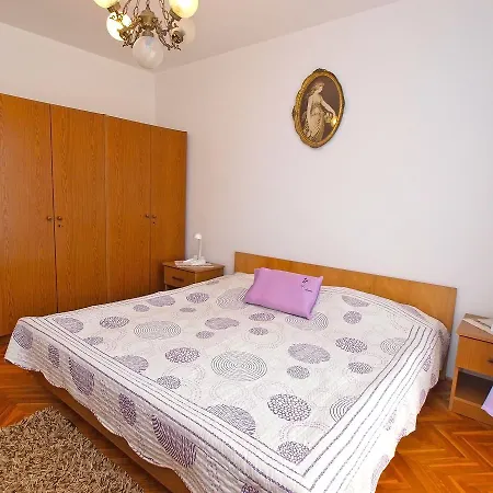 Apartamento Nives 748 *